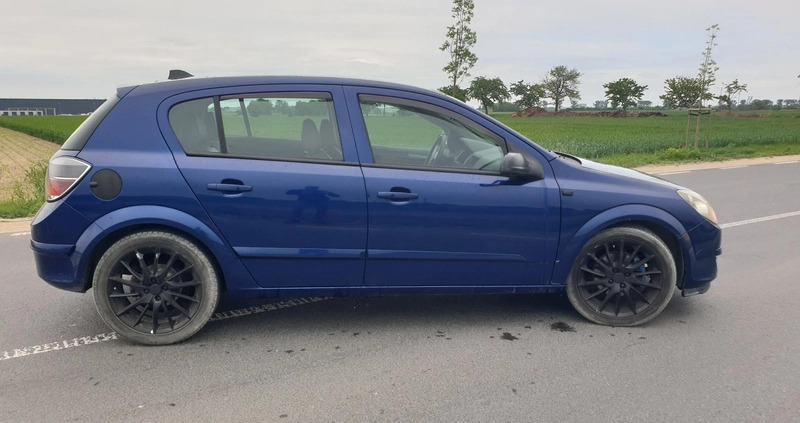 Opel Astra cena 11500 przebieg: 250000, rok produkcji 2004 z Poznań małe 137